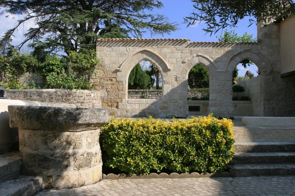 Hotel Au Logis Des Remparts Saint-Émilion Esterno foto